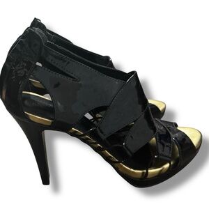 Bruno Menegatti Black Patant Leather cut out stiletto 4.5in high heel sandals 9